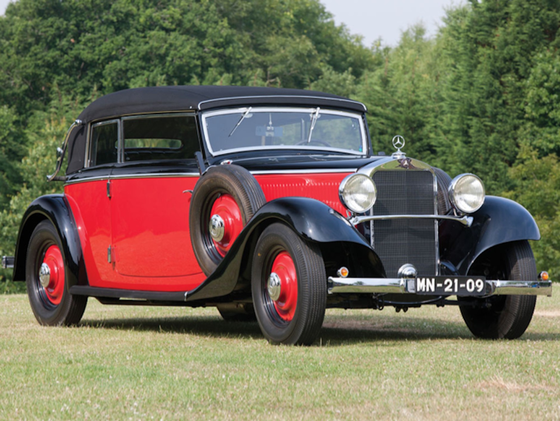 Sensacyjna aukcja 70 zabytkowych Mercedesów