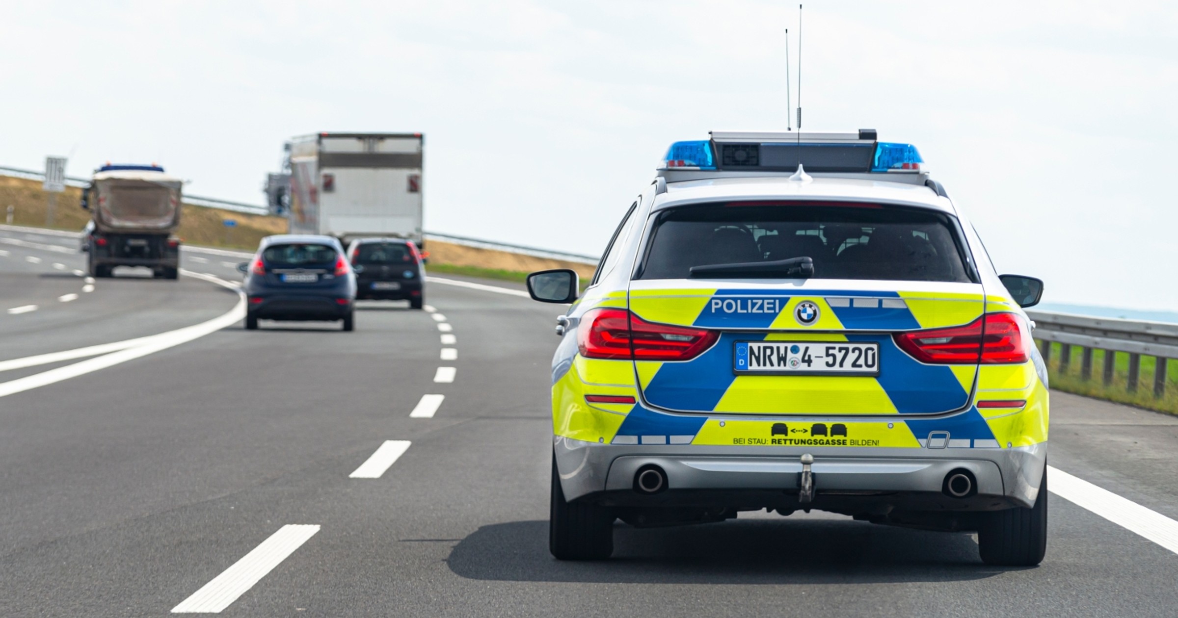 Niemiecka policja. Patrol na autostradzie - zdj. ilustracyjne