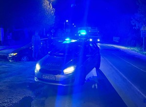 Policjanci zauważyli auto w rowie. W środku siedział tylko "pasażer"