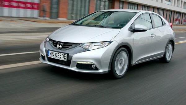 Honda Civic, Mazda 3, a może bardziej popularne Volkswagen Golf i Opel Astra? Oto 10 najlepszych aut kompaktowych za ok. 40 tys. zł