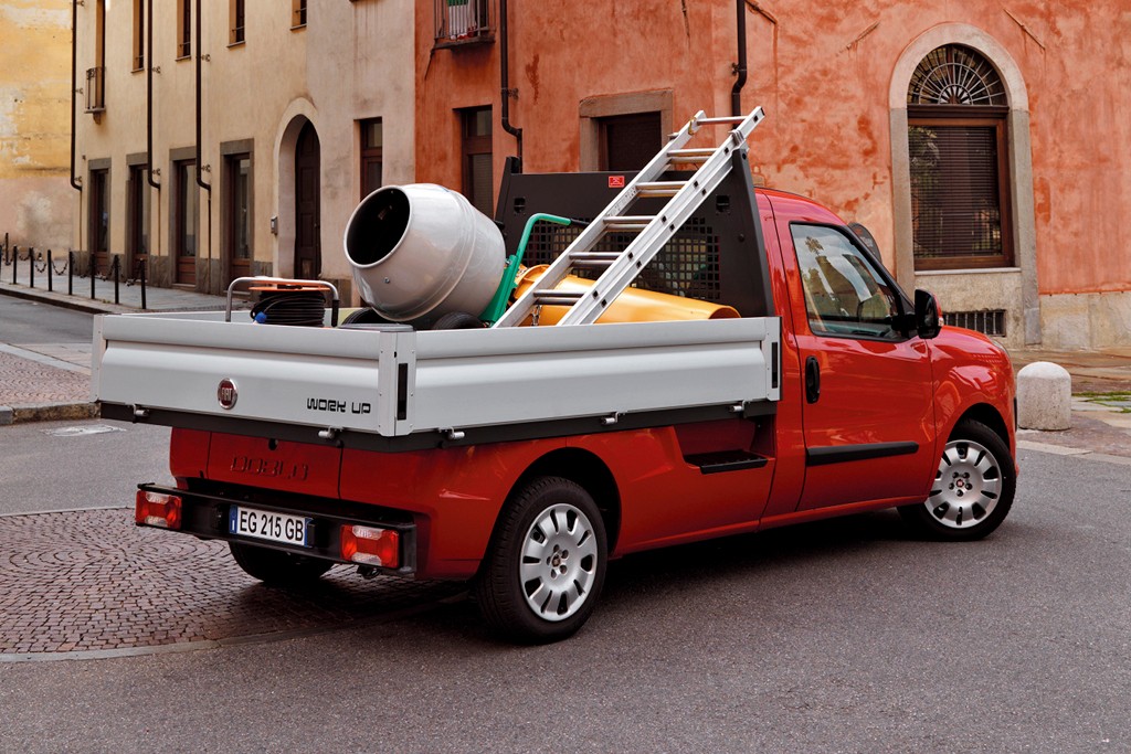 Fiat Doblo Work-Up: robotnik na medal