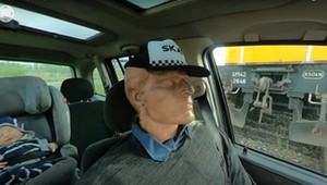 Poczuj się jak w aucie, w które uderza pociąg. PKP udostępniły nagranie