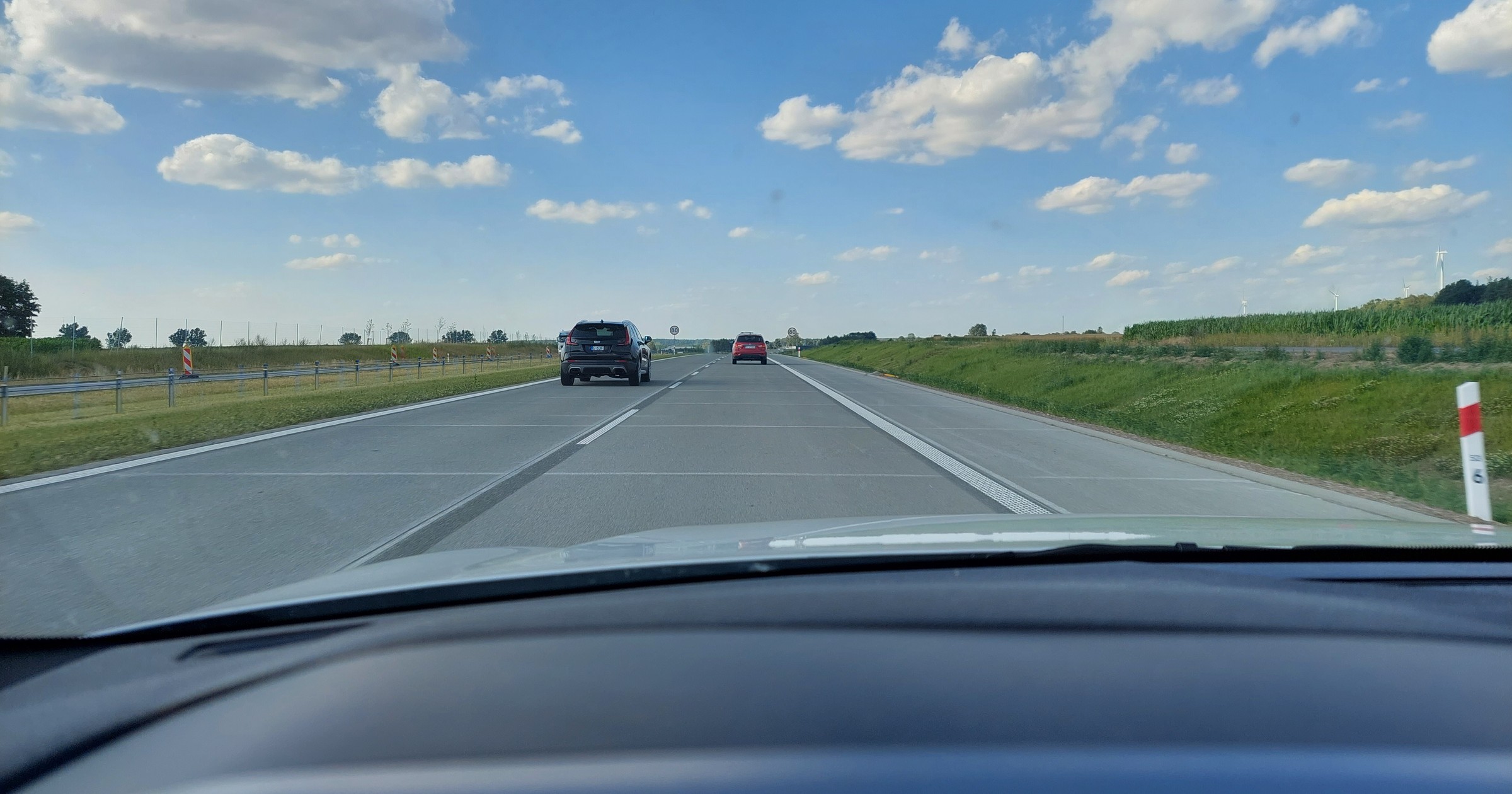 Trasa S7. Na tym odcinku obowiązuje ograniczenie do 80 km/h! Jadąc tyle, będziesz prawdopodobnie najwolniejszy! 