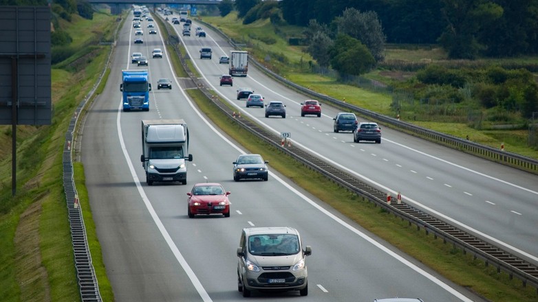 Autostrada dwujezdniowa w okolicach Poznania