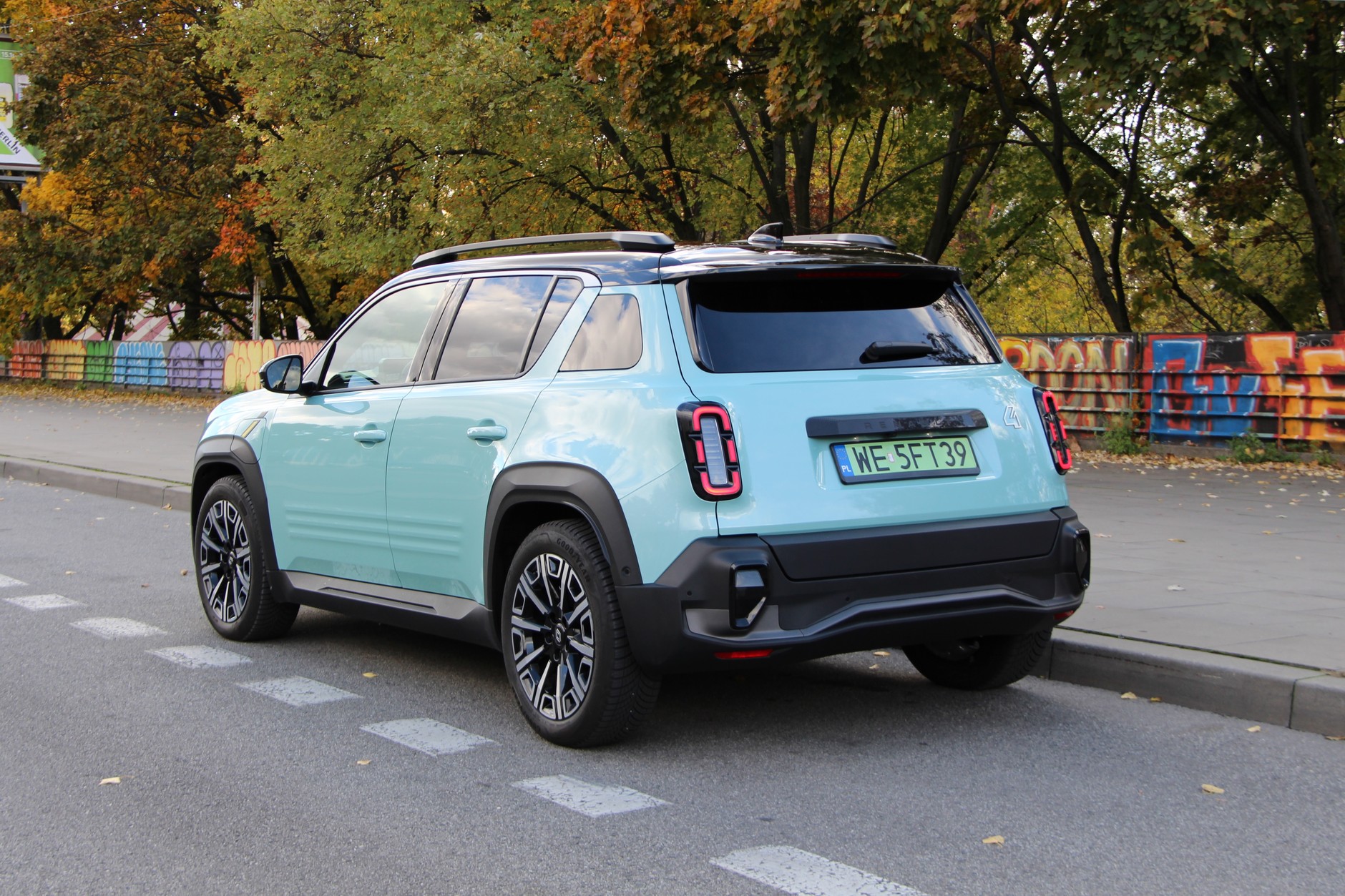 Renault 4 E-Tech Iconic