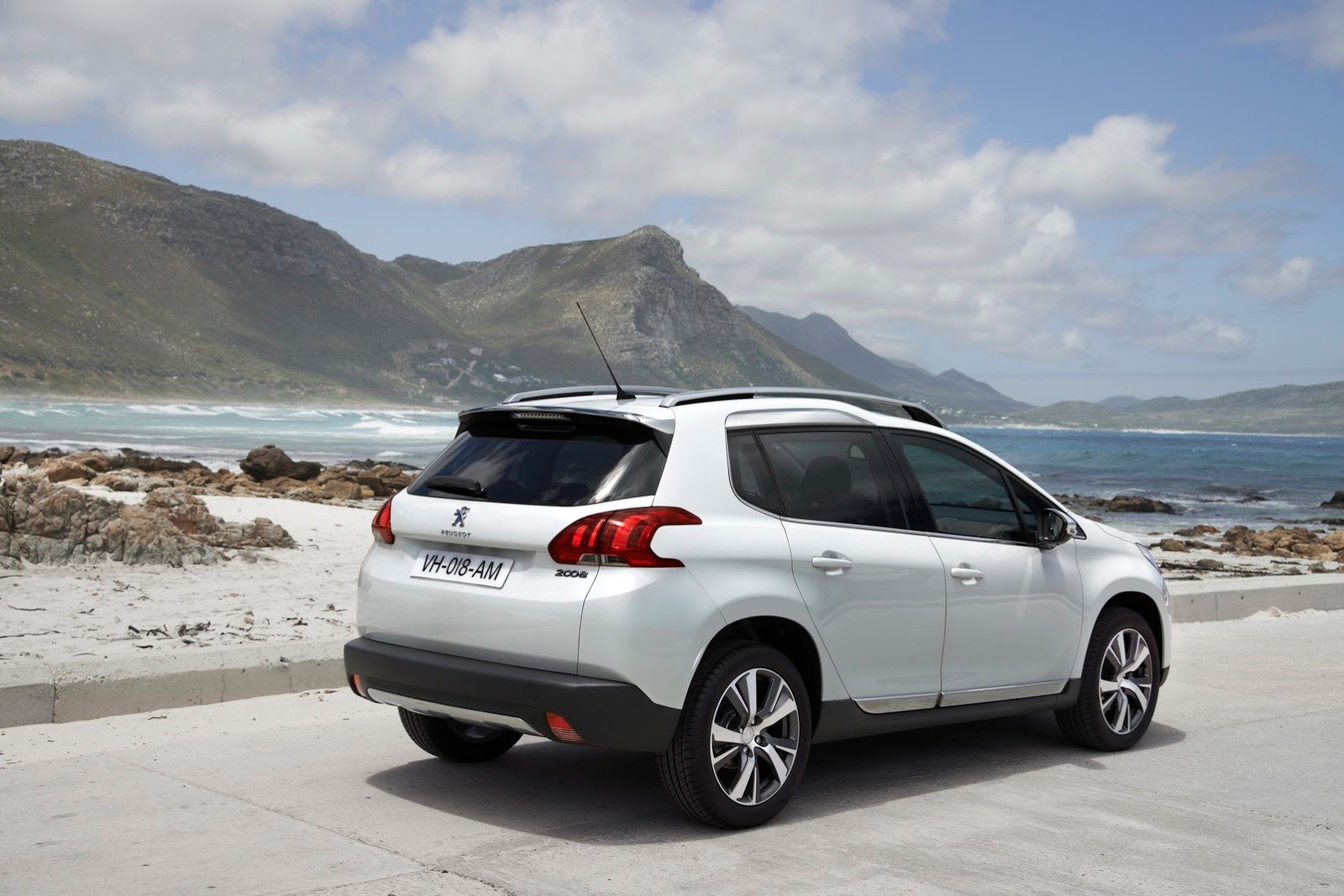 Genewa 2013: Peugeot 2008 – model globalny