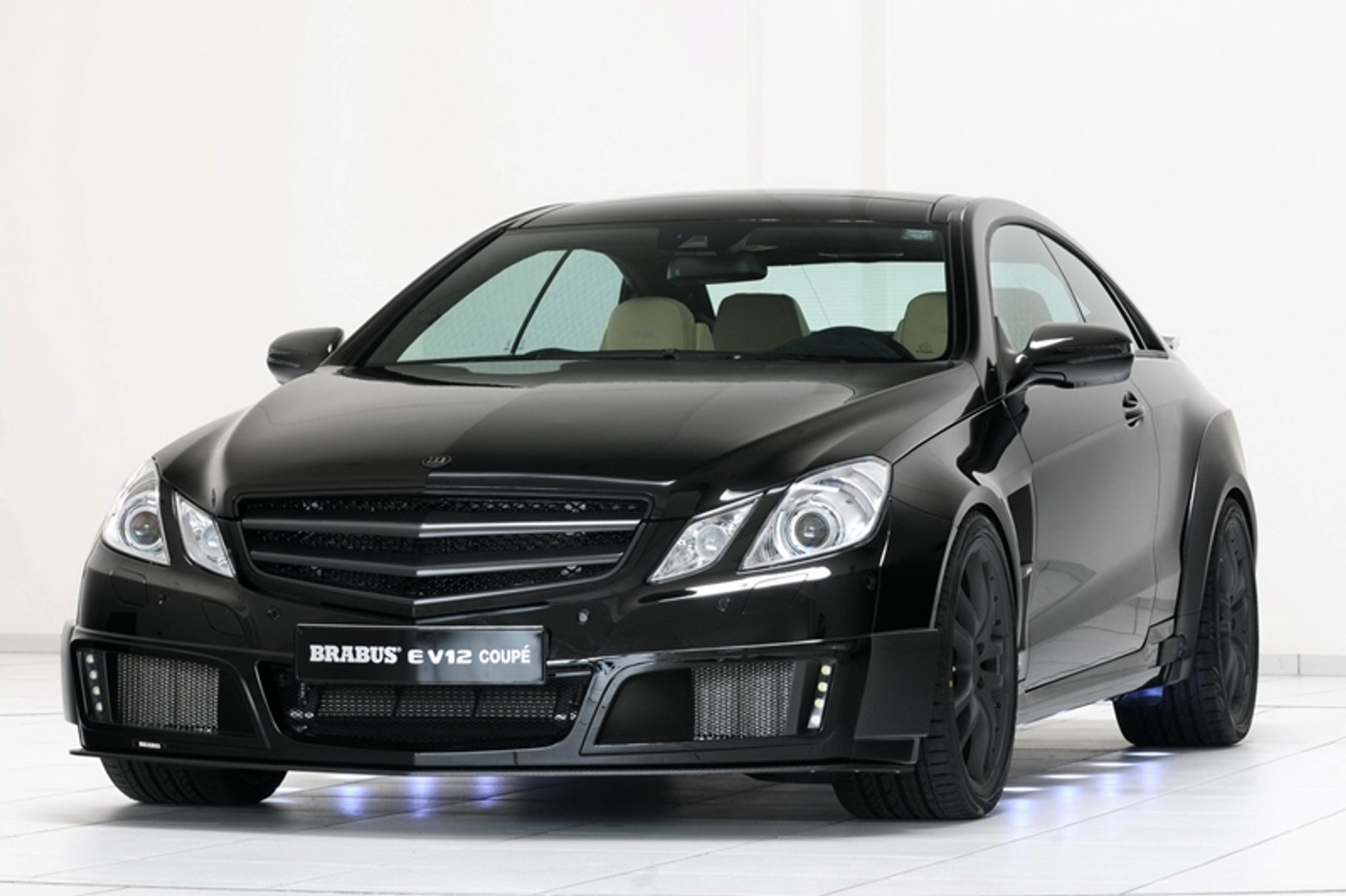 Brabus Mercedes E V12 – 800 KM za 1,9 miliona złotych
