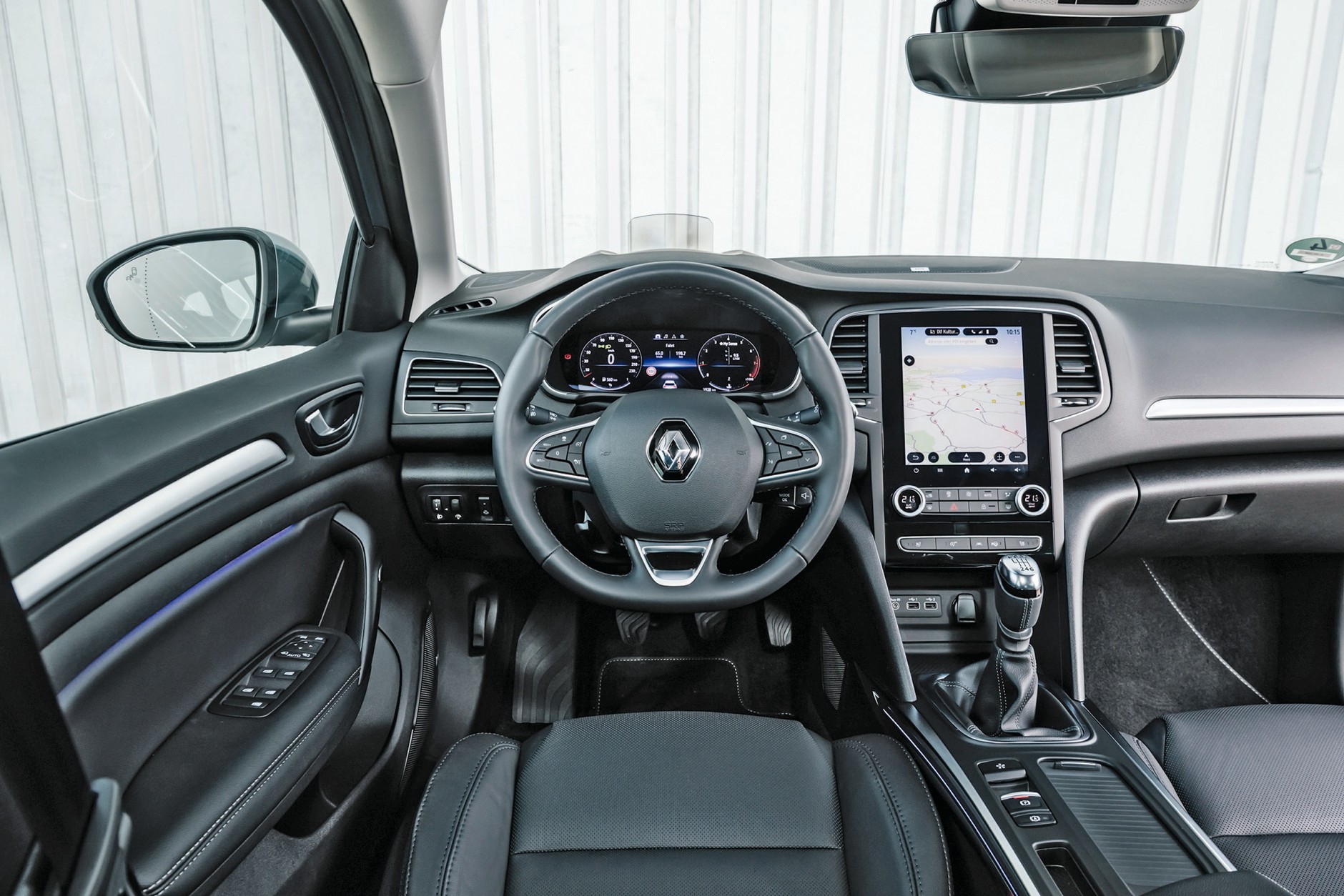 Renault Megane 1.3 TCe 140 - kokpit