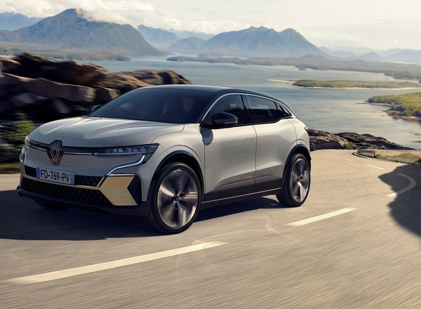 Renault Megane E-Tech ma polskie ceny. Szykuj dużo pieniędzy