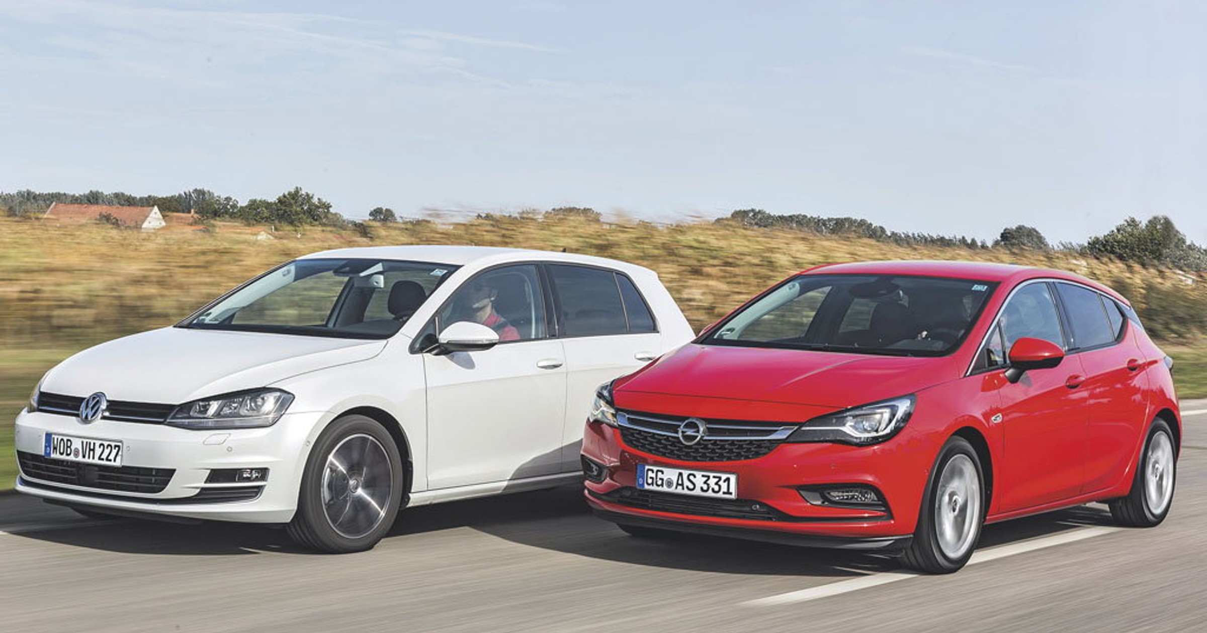 Opel Astra kontra Volkswagen Golf - kto zbudował lepszy kompakt?