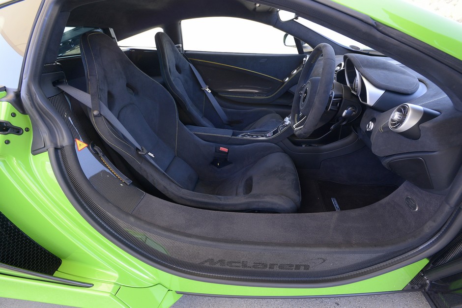 McLaren 650S i Nissan GT-R