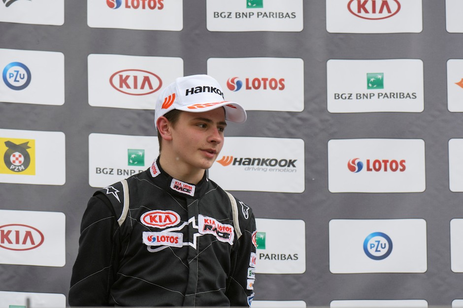 Kia Lotos Race