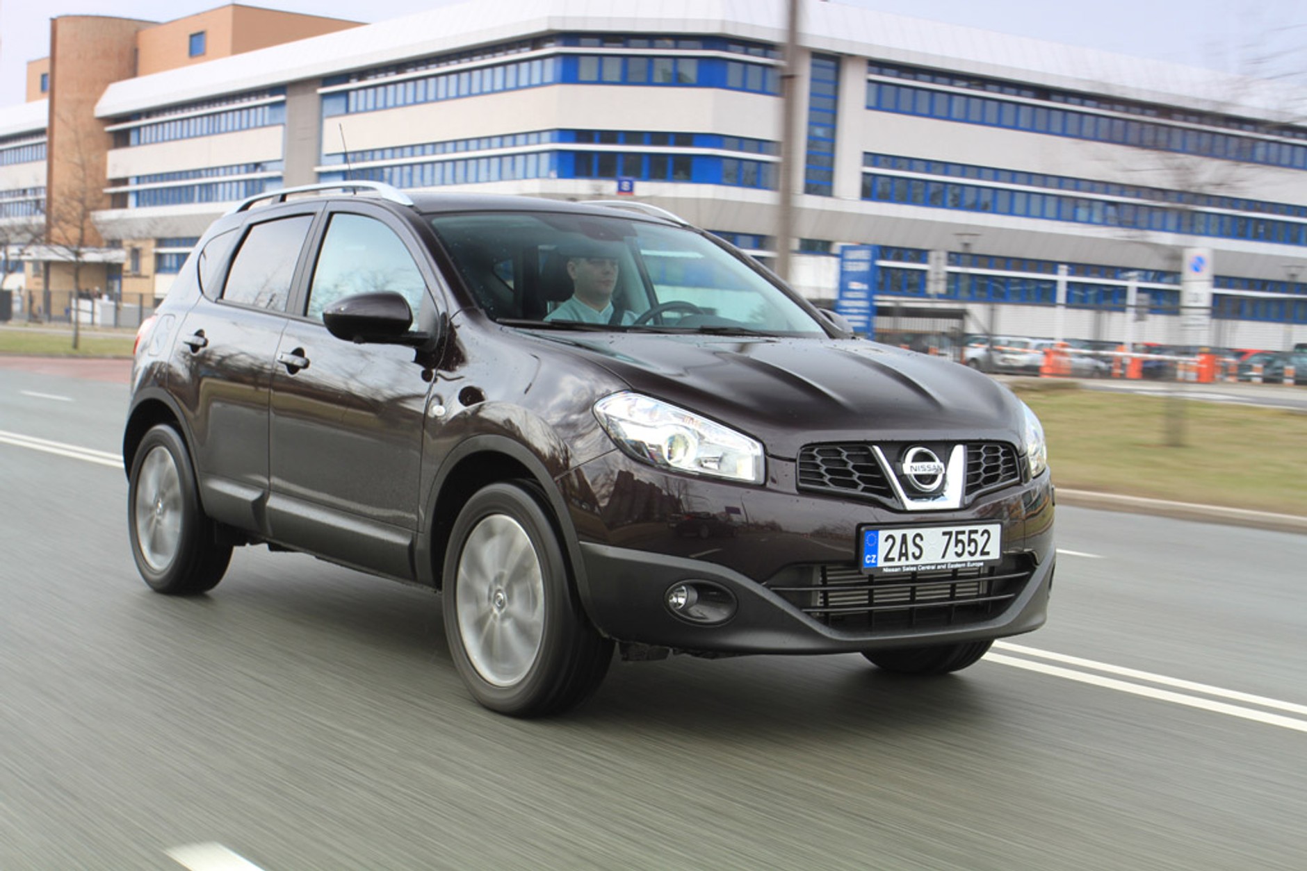 Nissan Qashqai: auto pod nadzorem kamer