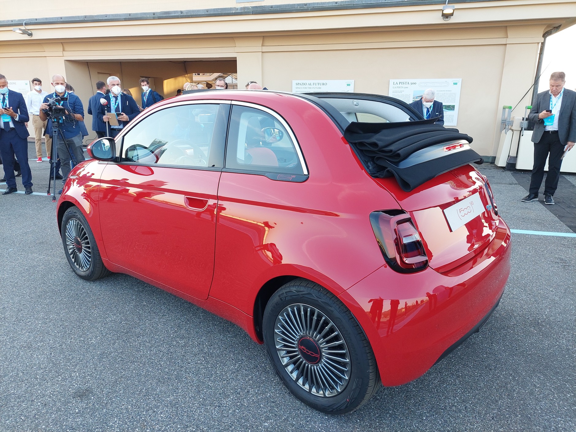 Fiat (500)RED premiera 2021