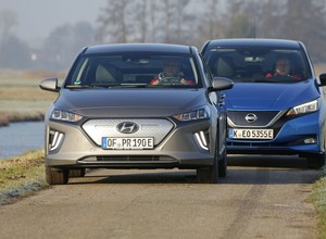 Hyundai Ioniq kontra Nissan Leaf - auta elektryczne dla ludu
