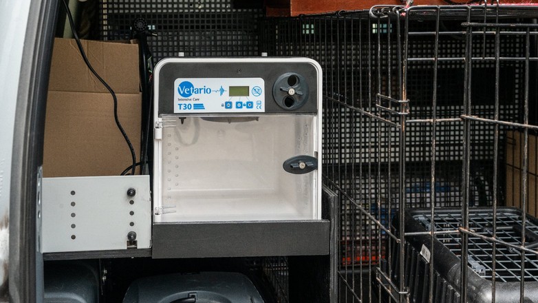 W radiowozach pojawiły się inkubatory. Posłużą specjalnym celom