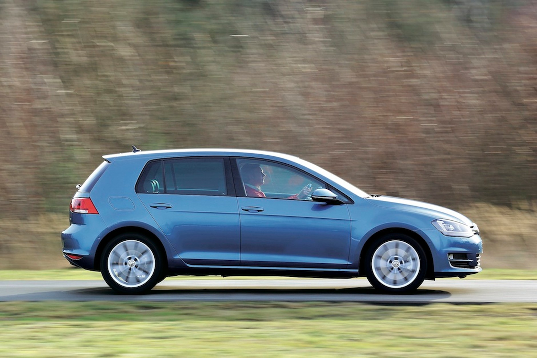 10 aut w teście spalania przy pełnym gazie - VW Golf