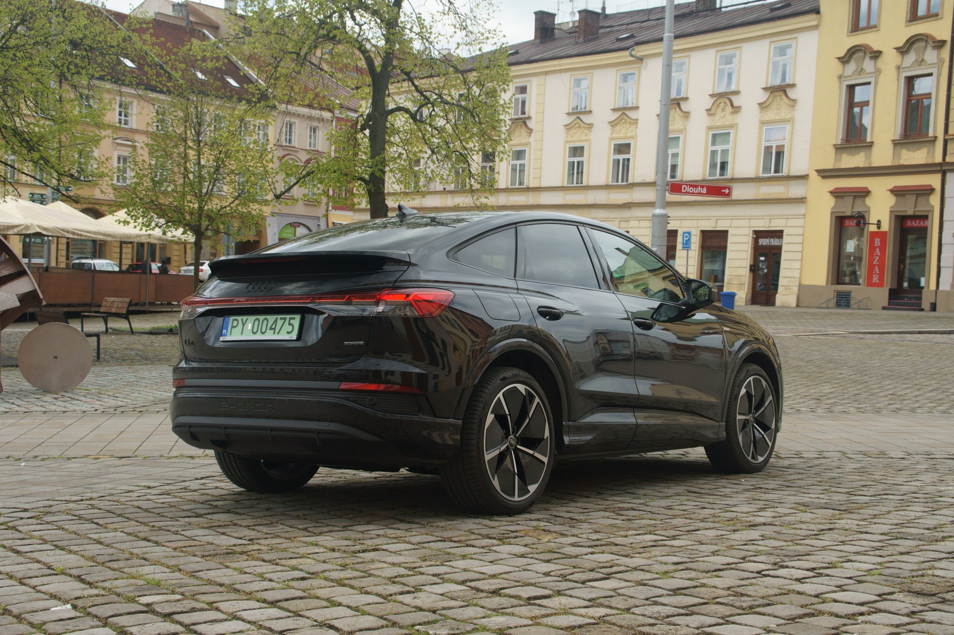 Testujemy koszty ładowania na trasie z Audi Q4 e-tron Sportback