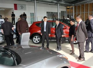 Najwięksi dealerzy zwiększają udział w rynku