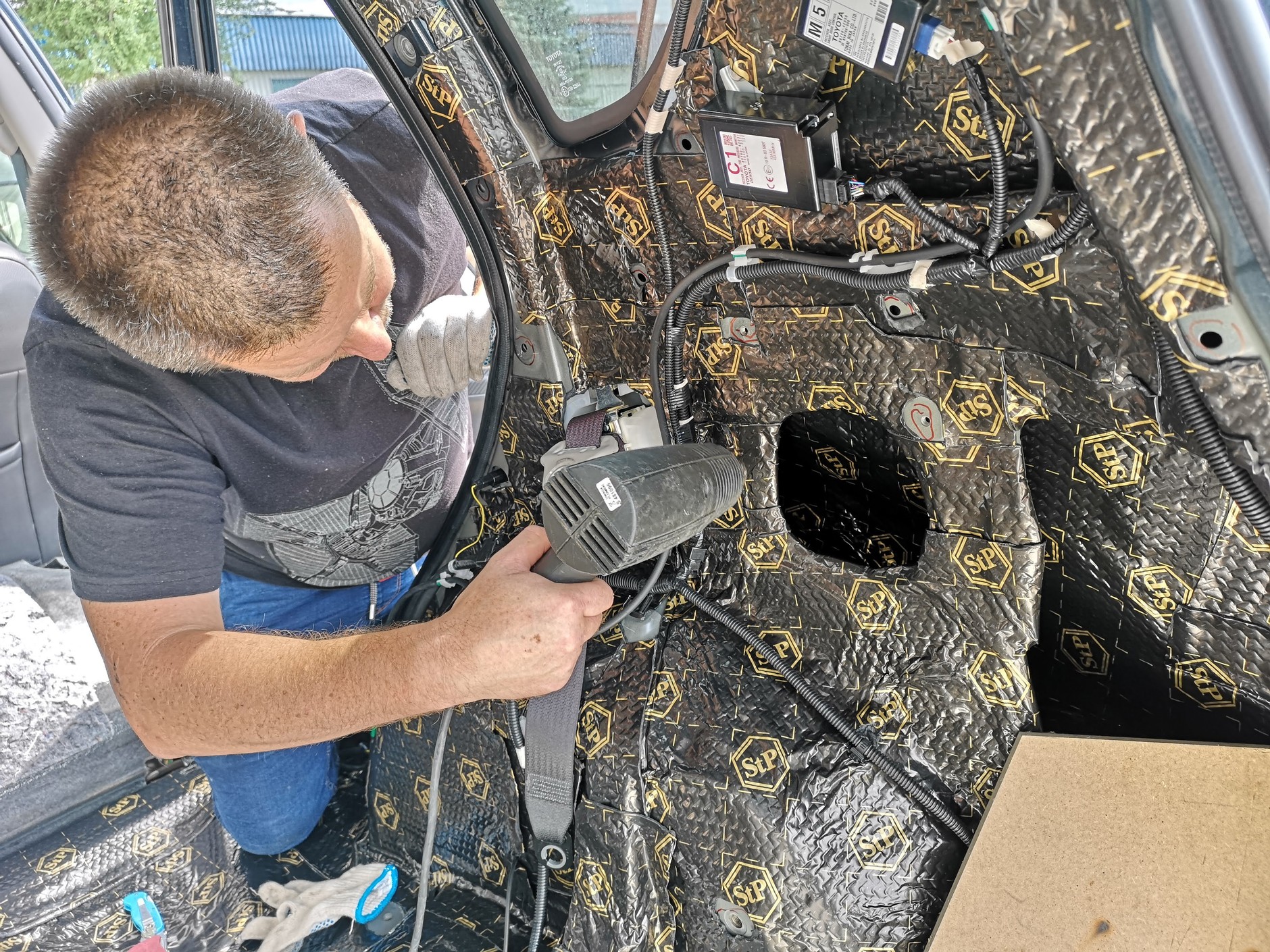 Jak wygłuszane są samochody?