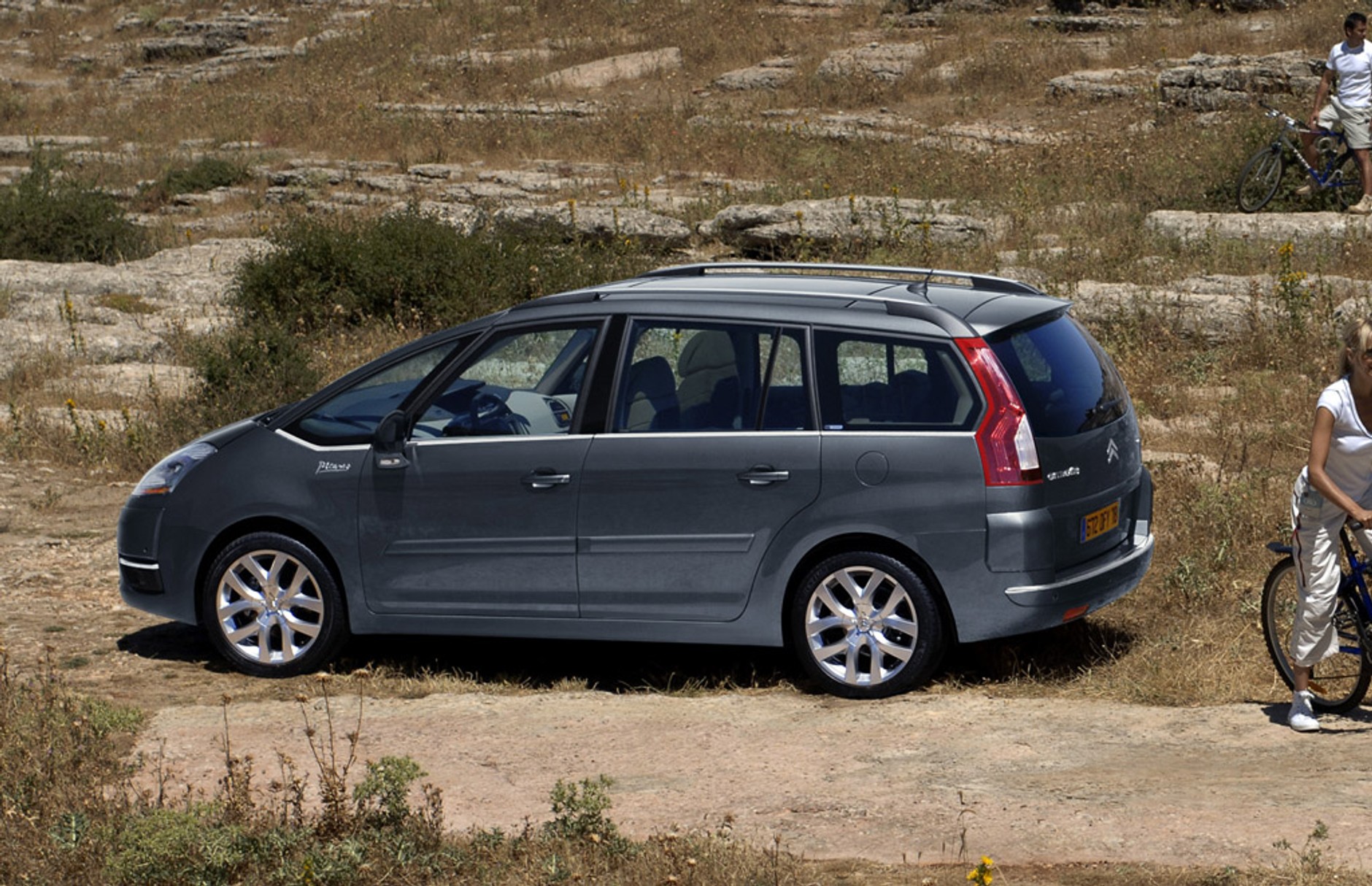 Nie potrafimy już  żyć bez aut