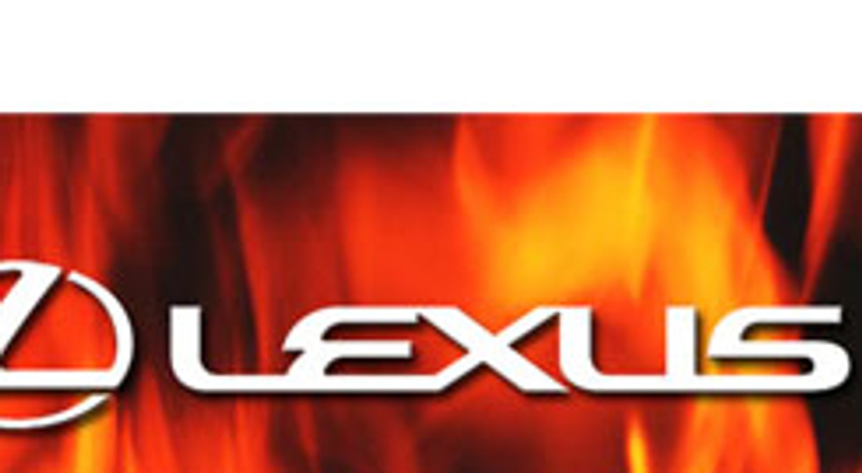 Płonące Lexusy - kolejna akcja serisowa Toyoty