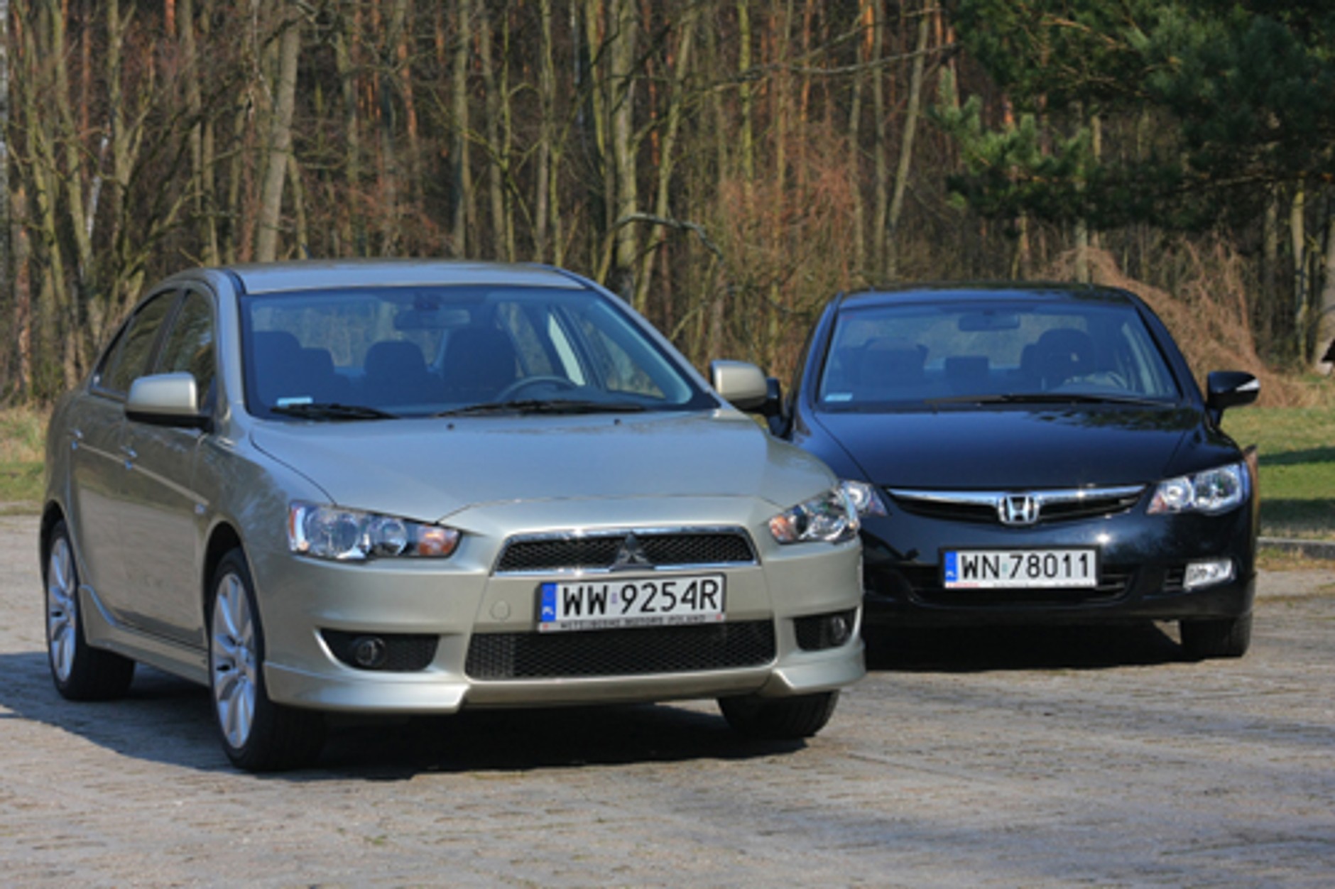 Mitsubishi Lancer kontra Honda Civic - porównanie sedanów