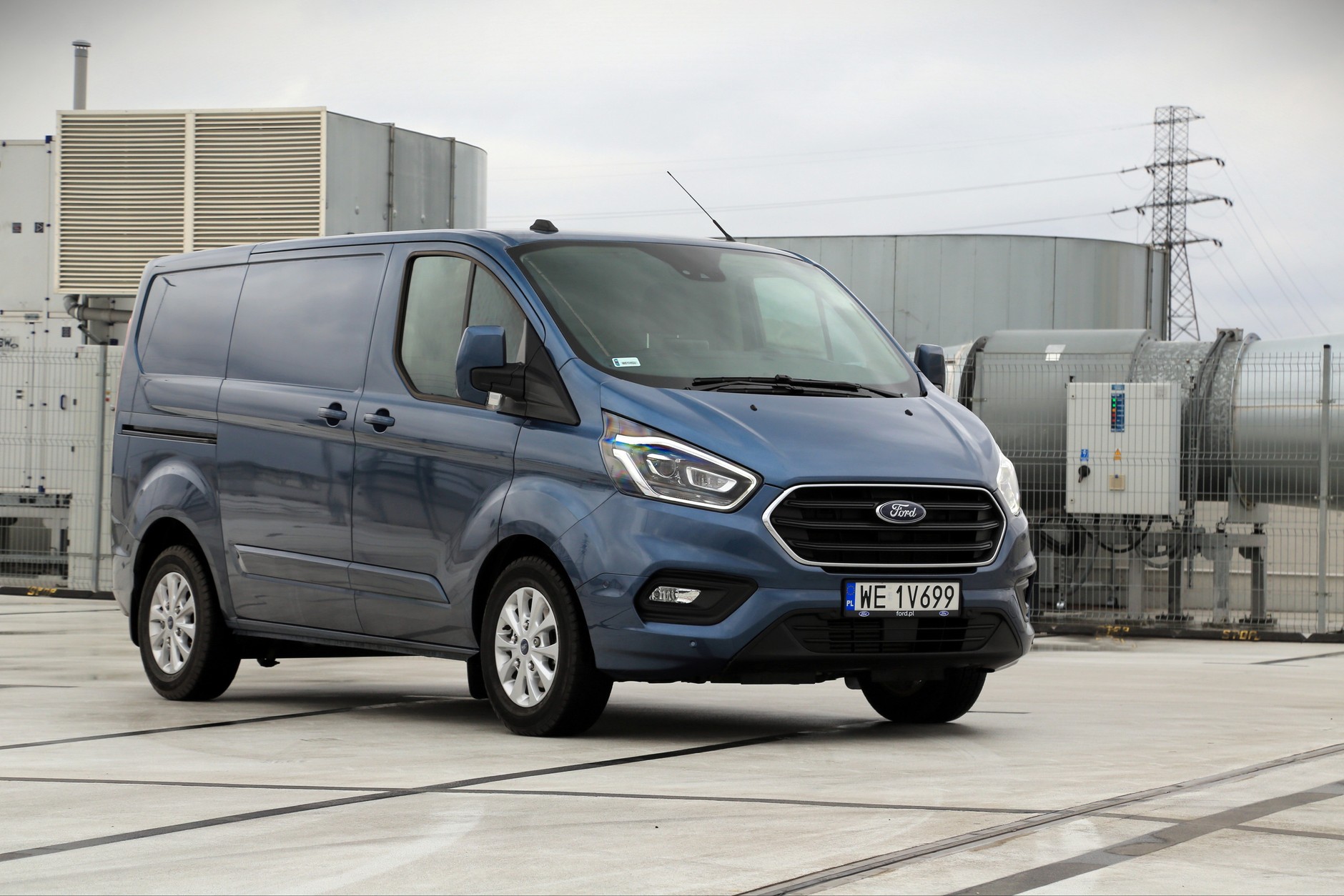 Ford Transit Custom plug-in – miejski dostawczak