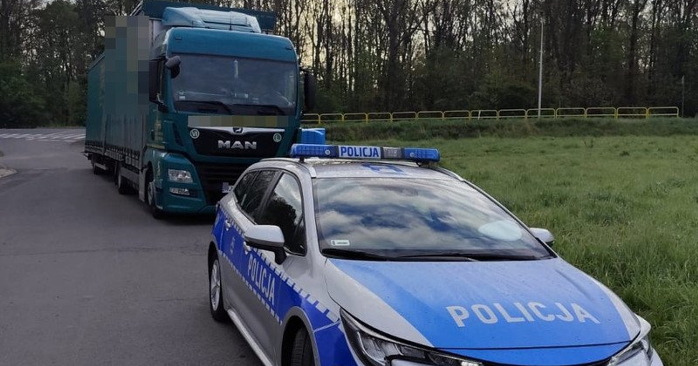 Obraz pochodzący z serwisu https://dolnoslaska.policja.gov.pl/wr1/aktualnosci/biezace-inf/119643,Pijany-kierowca-ciezarowki-zatrzymany-przez-lubanskich-policjantow.html