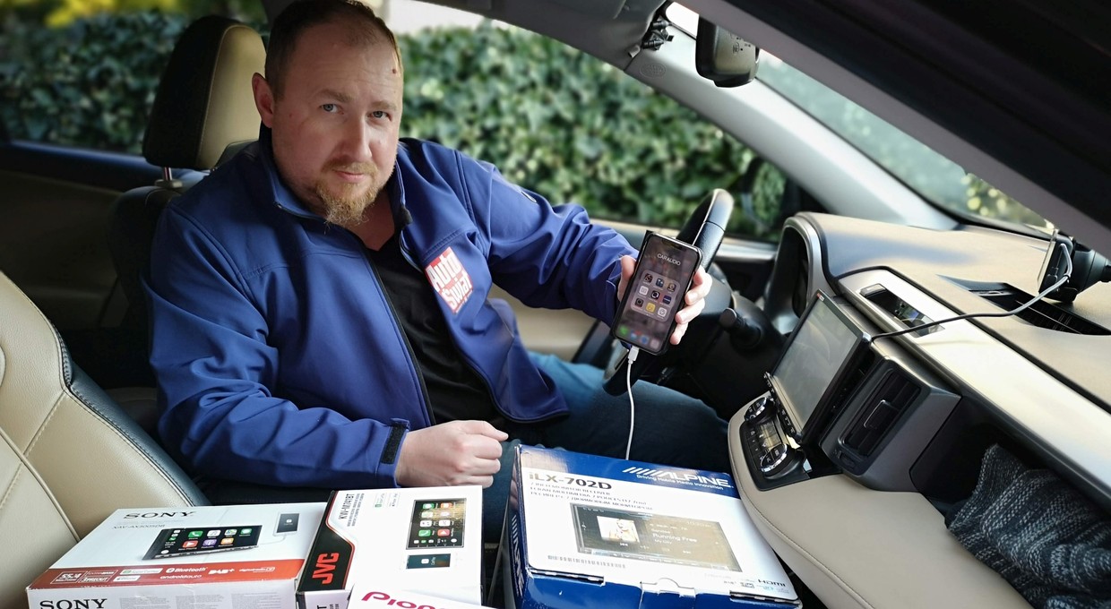 Nowe radio z Android Auto i CarPlay – które wybrać do auta?