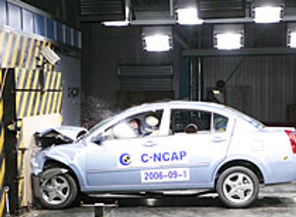 Crashtest Chery Amulet i testy zderzeniowe w Chinach (+ wideo)