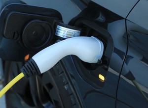 Hybrydy plug-in stracą status pojazdów niskoemisyjnych
