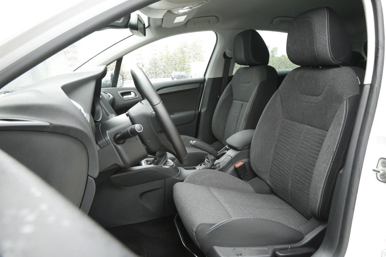 Porównanie - Citroen C4 kontra Peugeot 308 - osiągi, spalanie, dane techniczne