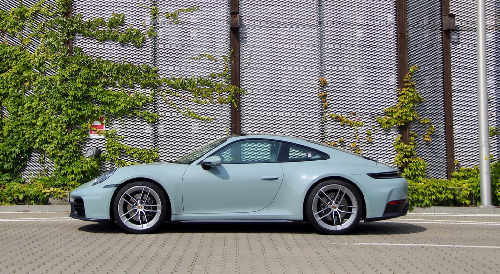 Porsche 911 Carrera (992.2)