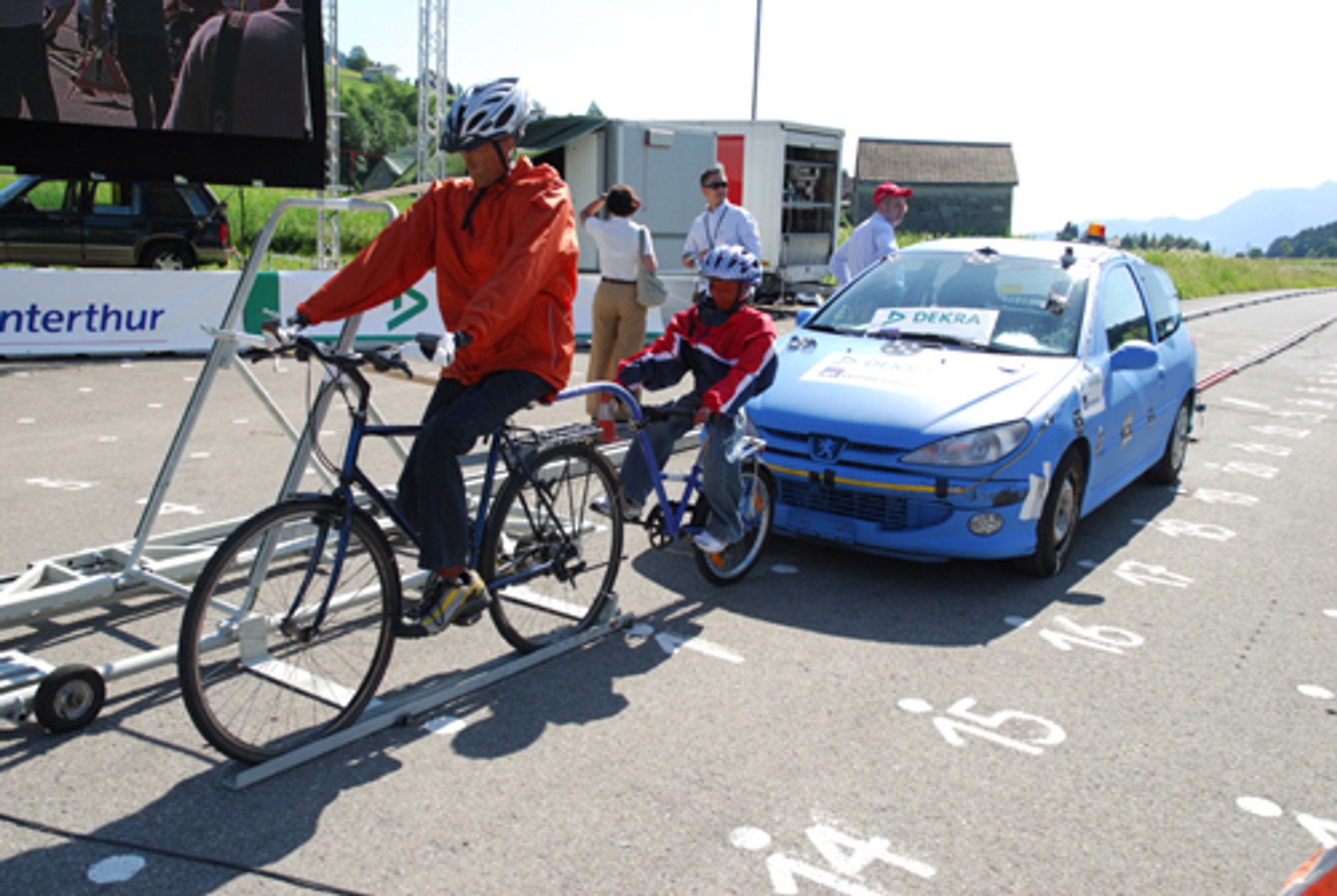 Uważaj, młody na rowerze! Bezpieczeństwo rowerzystów zależy oc Ciebie