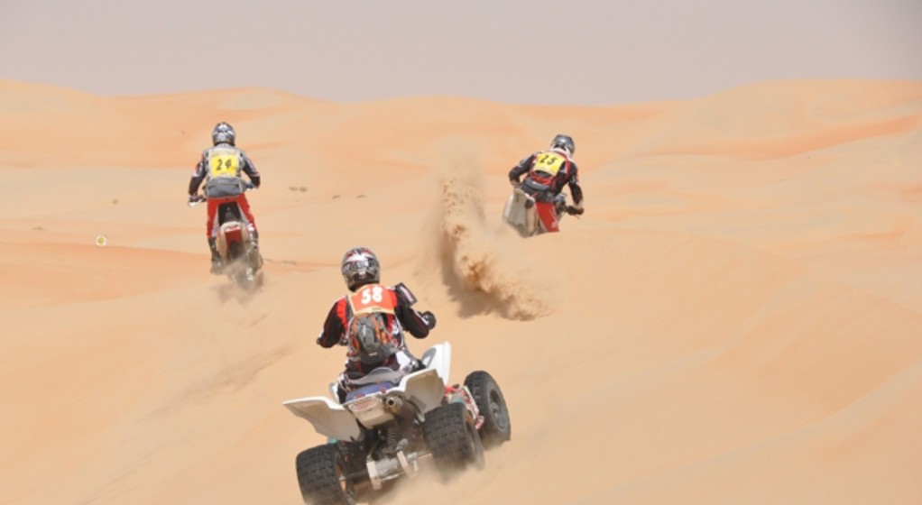 Abu Dhabi Desert Challenge 2010: Rafał Sonik rozpoczyna sezon rajdowy