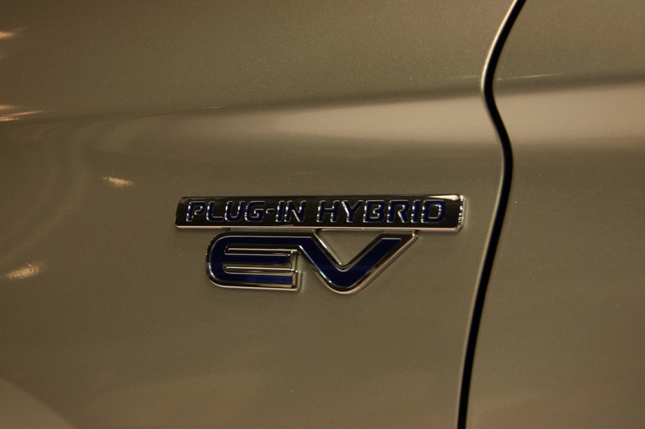 Mitsubishi Outlander PHEV (Poznań 2016)