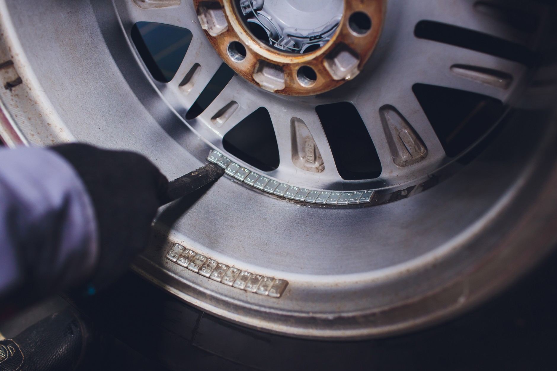 Im mniej ciężarków, tym lepiej.