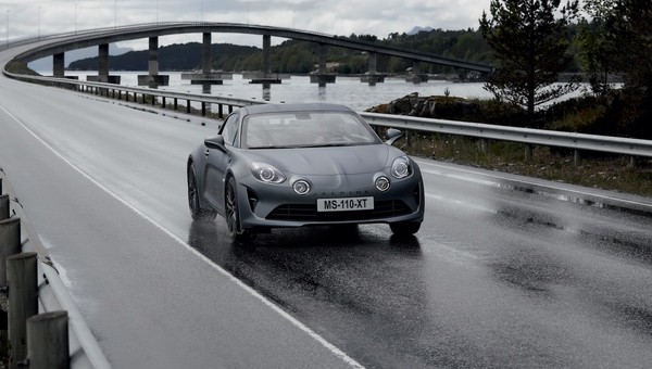 Alpine A110S - elektryzująca pomarańcza