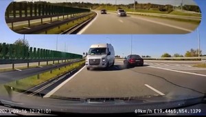 Kierowca busa z dziećmi wjechał pod prąd na S7. Odpowie za to przed sądem
