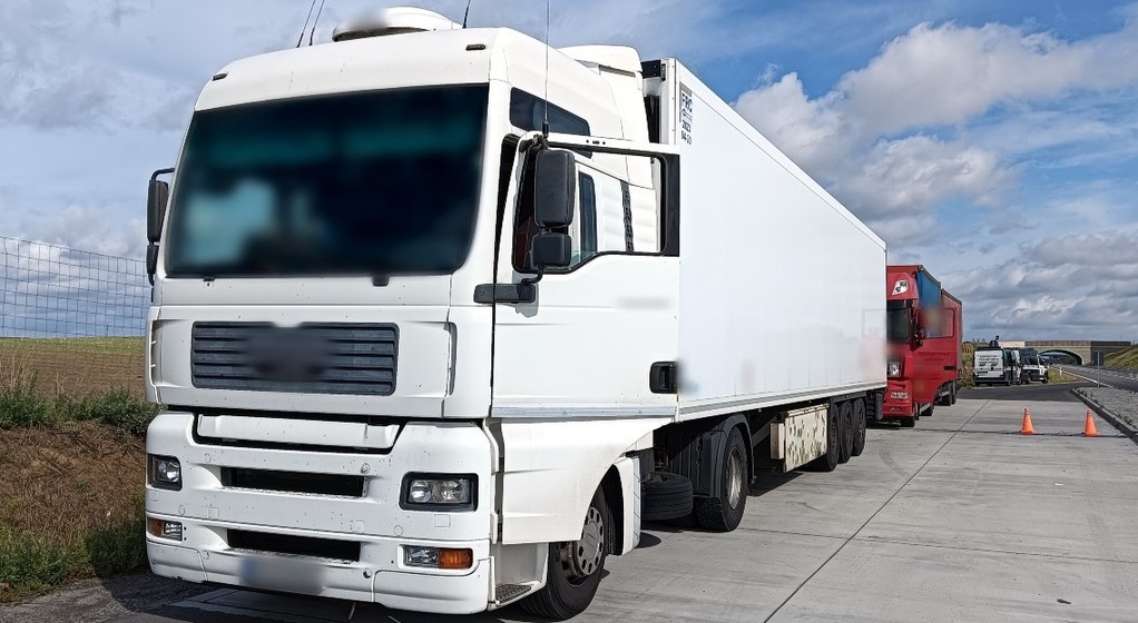 Ciężarówki w złym stanie technicznym