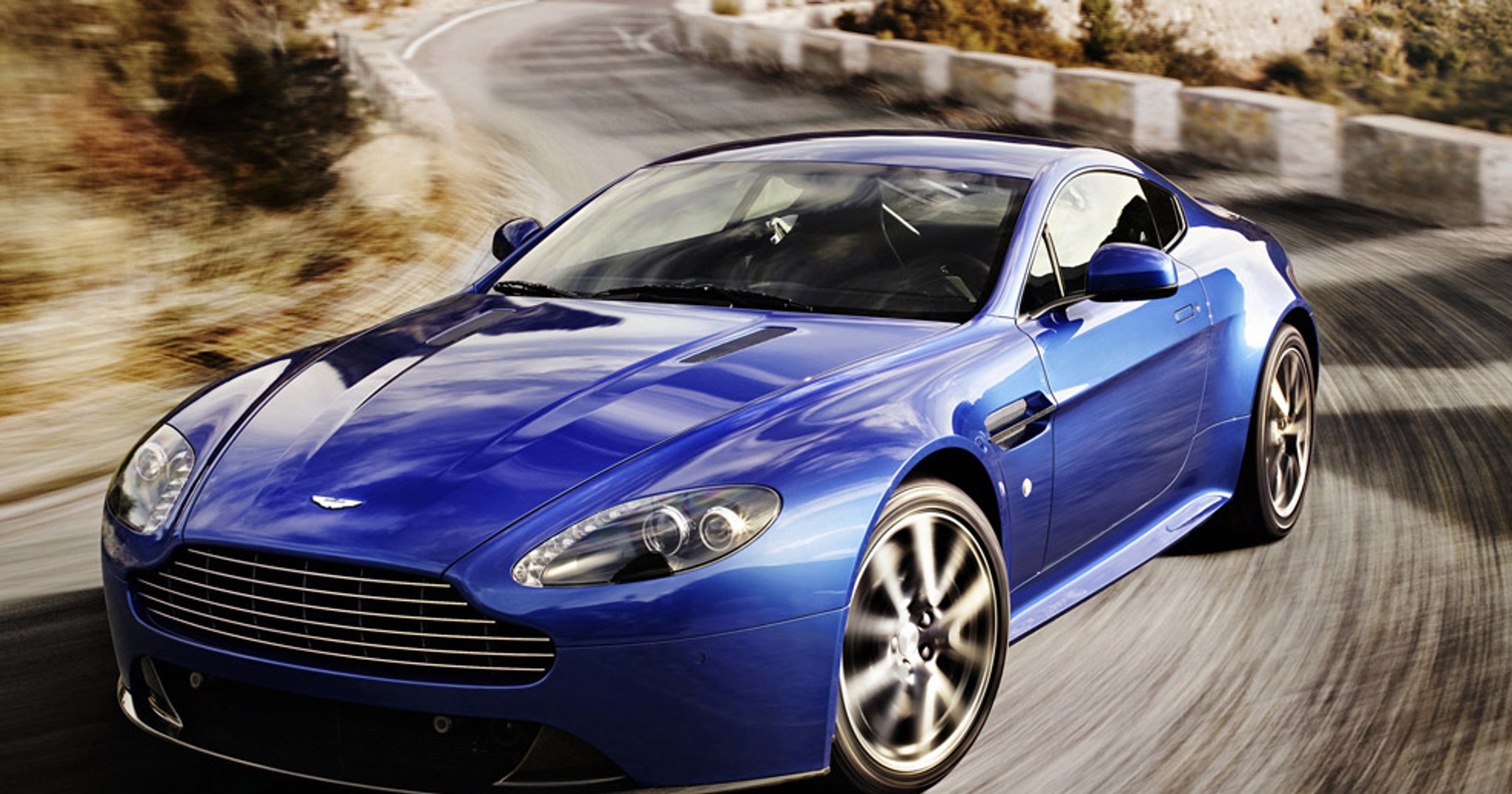 Aston Martin V8 Vantage S: błękitna krew