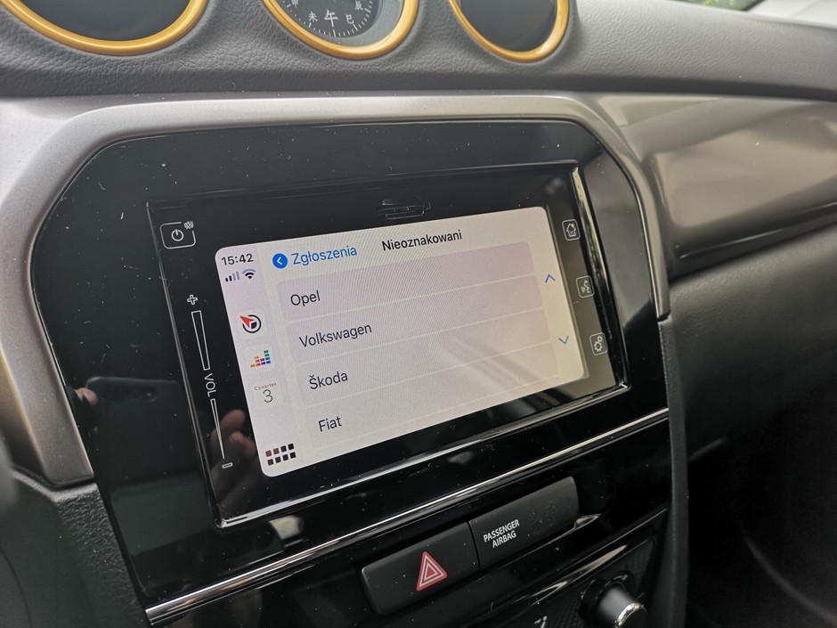 Yanosik w Apple CarPlay