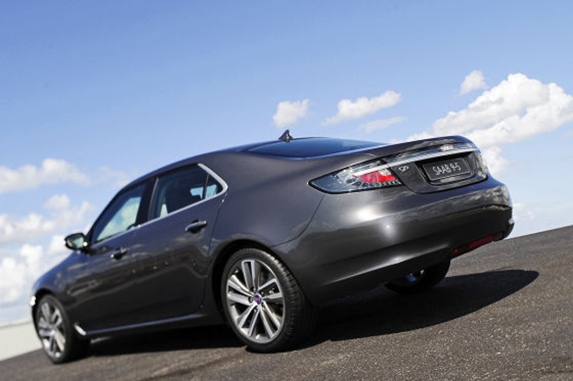 Saab 9-5: pierwsze zdjęcia i informacje