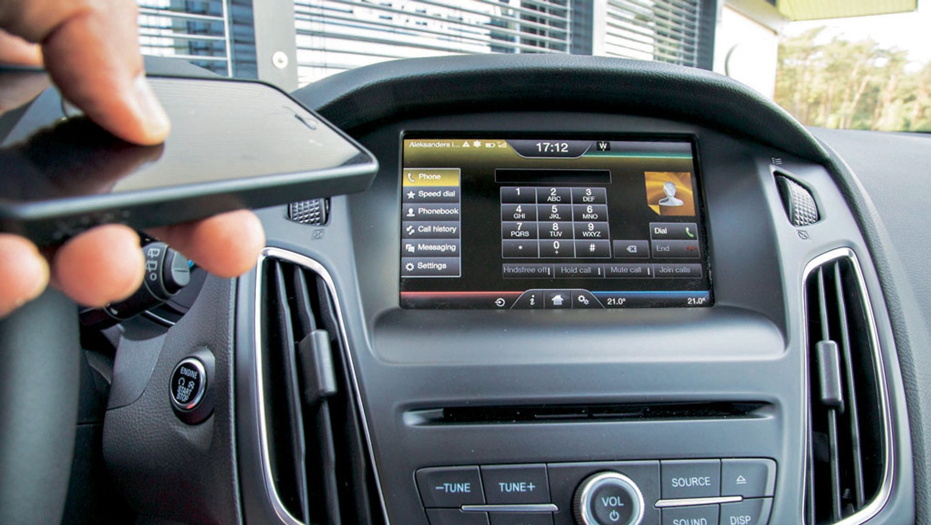 System multimedialny Ford SYNC pozwala za pomocą Bluetootha w łatwy sposób podłączyć smartfona