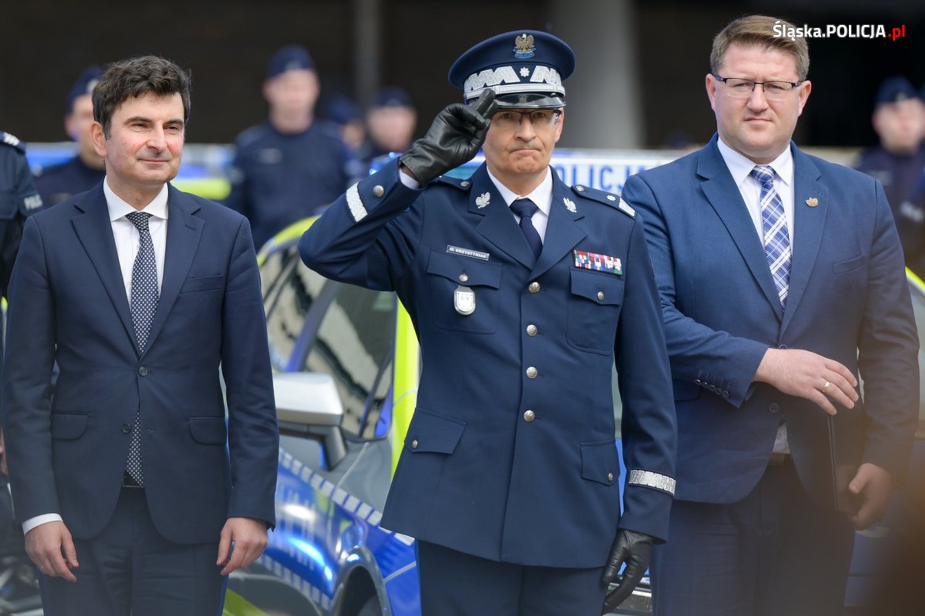 Policjanci ze Śląska dostali nowe radiowozy. Są hybrydowe