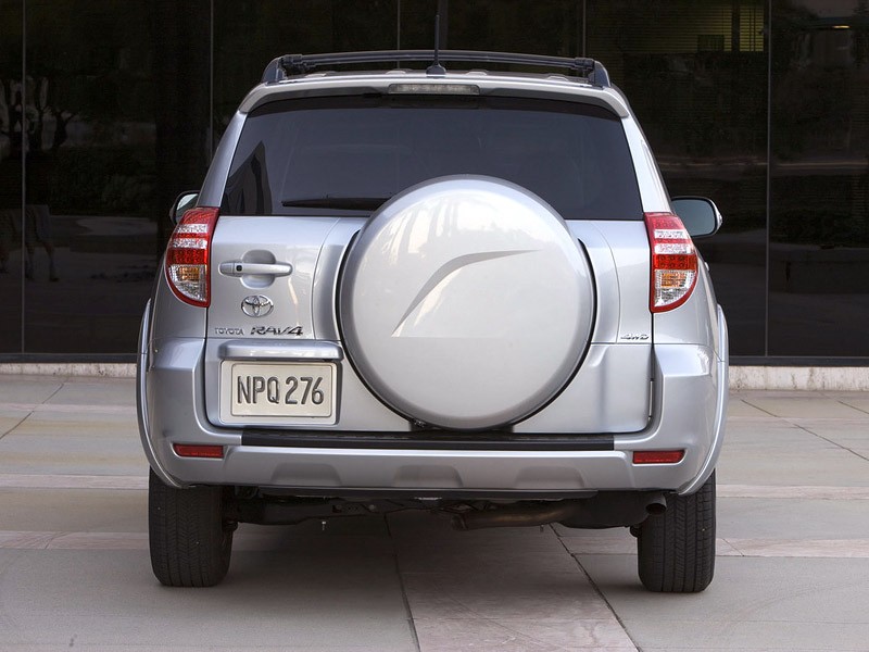 Toyota RAV4: nowy silnik 2,5 l (180 KM) dla USA