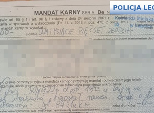 Rowerzysta spowodował kolizję. Policja pokazała mandaty