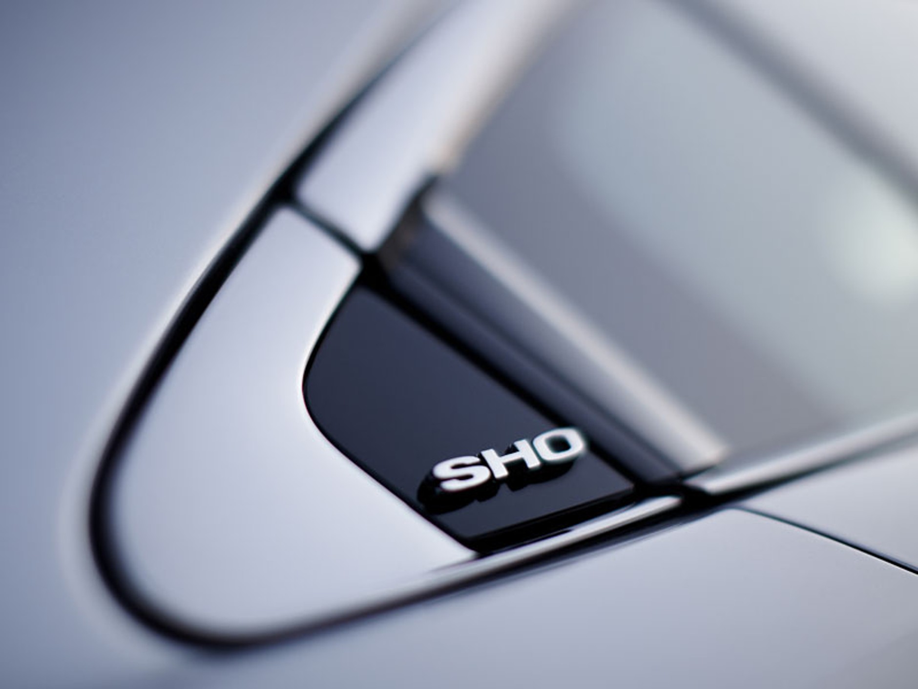 Ford Taurus SHO – rodzinny sedan w najostrzejszej wersji