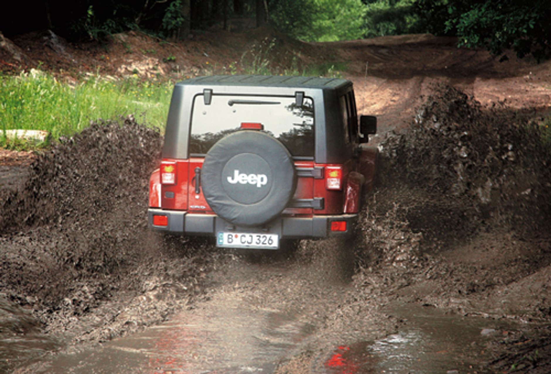 Jeep Wrangler kontra Land Rover Defender - Na bulwary i na Saharę